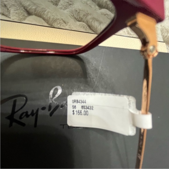 Women’s Ray Ban sunglasses New in Box